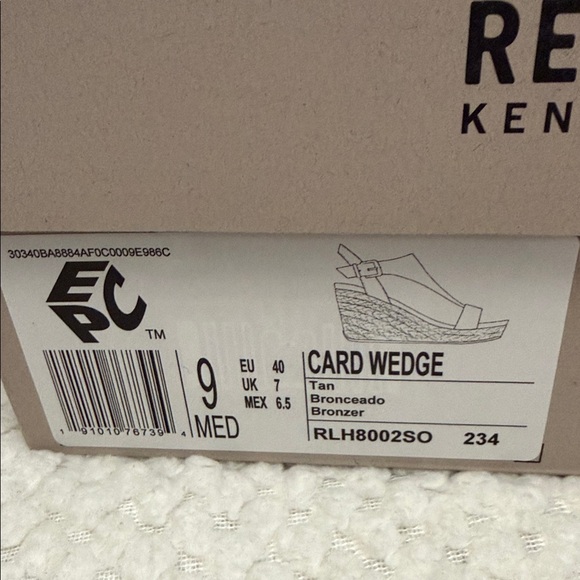 Kenneth Cole Reaction Tan Wedges - Picture 3 of 5